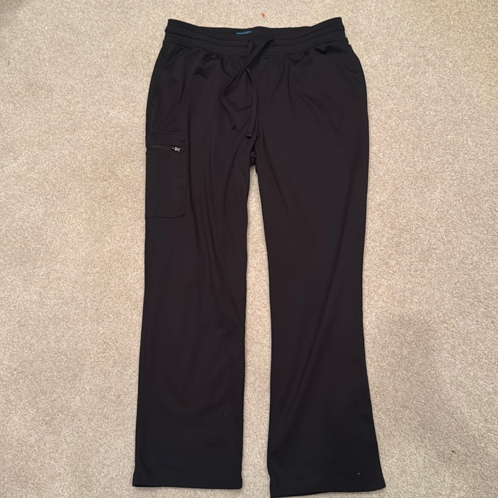 Roundtree and Yorke Performance 2 Joggers size L
Black and gray